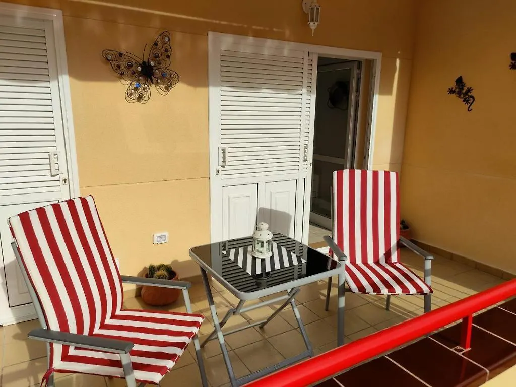 شقة بويرتو دي سانتياغو  في Apartament Jardines Del Mar, Puerto De Santiago, Tenerife, Canarias 0*,  إسبانيا